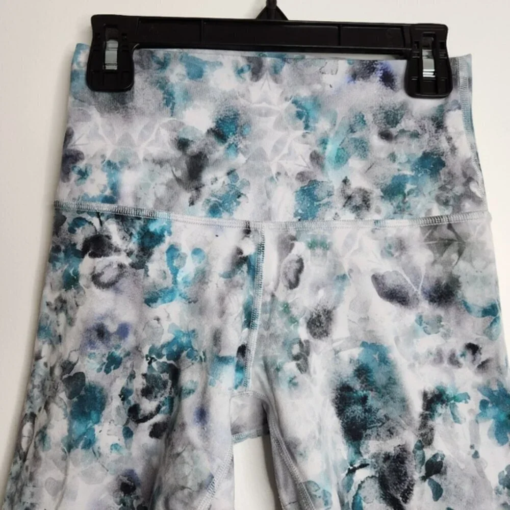 Lululemon 2021 Align Short 8" in Kaleidofloral Multi Colour Size 4 - Picture 5 of 12